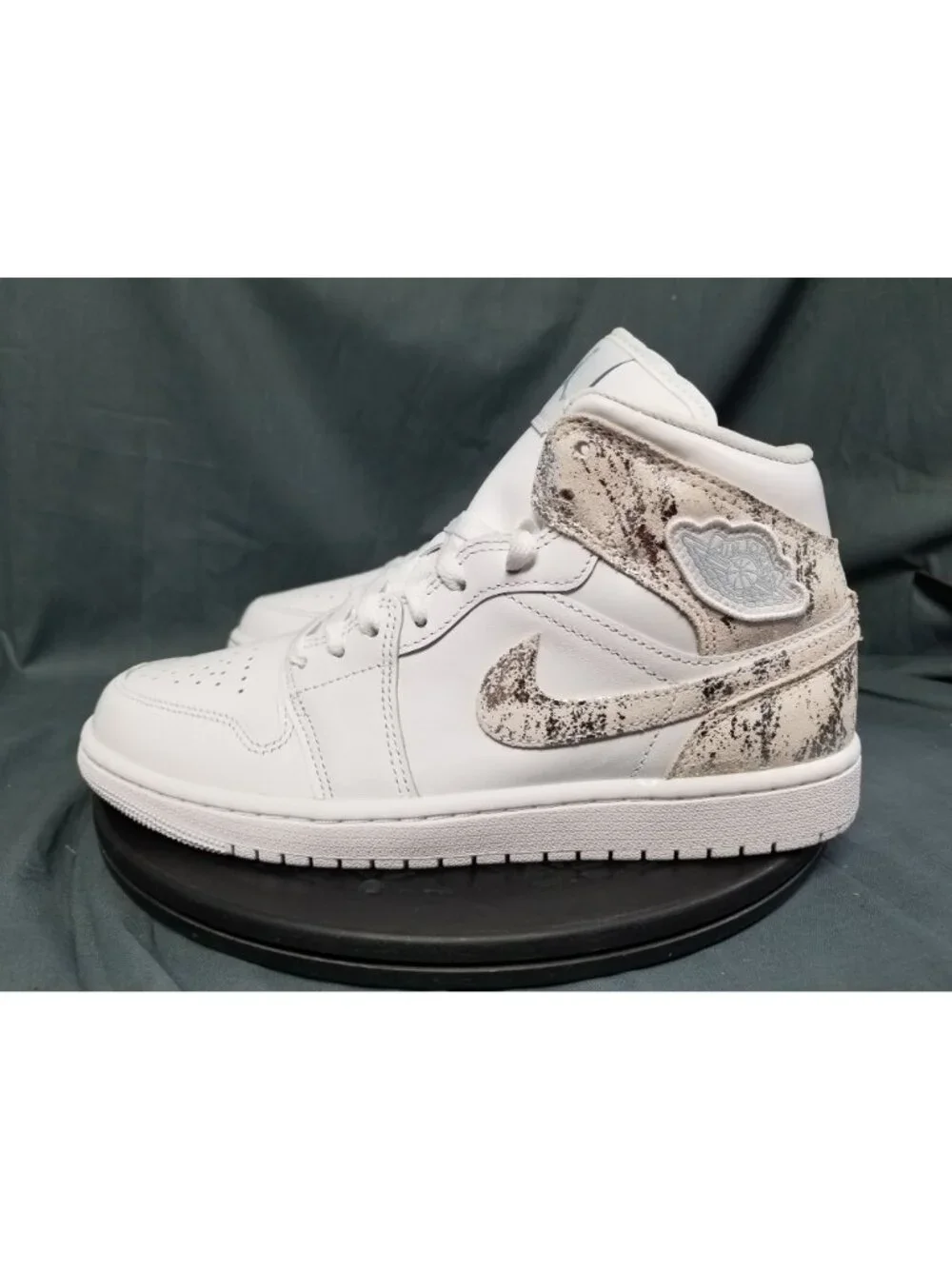 Air Jordan 1 Mid SE Distressed White Field Silver IR 2271 100 New Size 8 NO BOX